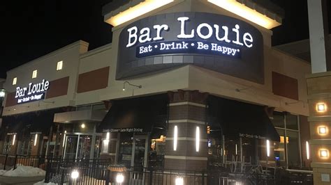 A Bar Louie restaurant is set to open Thursday at Brookfield Square mall.