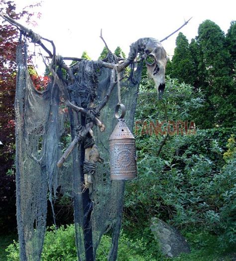 Exclusive photos: Pumpkinrot’s creepy scarecrows for “MR. JONES” | Creepy scarecrow, Scarecrow ...