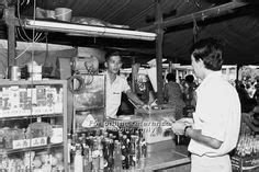 HAWKER STALLS AT HE BACKLANE OF HIGH STREET - 1971 | Singapore river, Singapore photos, Street