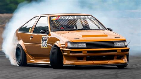 Toyota AE86 Drifting. Drift Legend Corolla Levin & Sprinter Trueno - YouTube