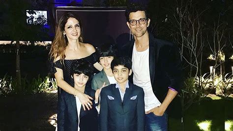 Hrithik Roshan Family Finally TOGETHER After Divorce - Wife Suzanne & Kids Hrehaan,Hridhaan ...