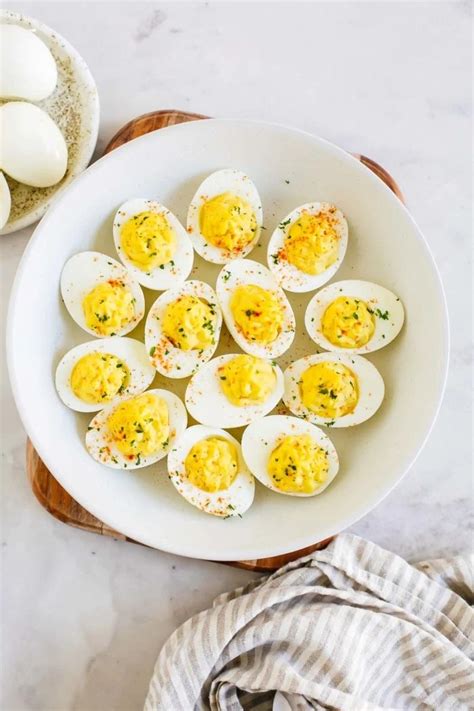 Easy Deviled Eggs Recipe - Primavera Kitchen