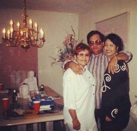 Selena & her parents | Selena quintanilla, Selena, Selena quintanilla ...