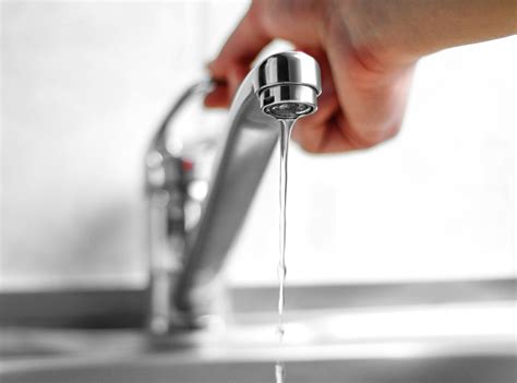 7 Leaky Faucet Repair Tips and Tricks - Tasteful Space