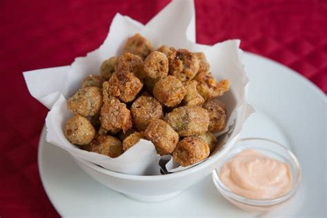 How to Bread Okra for Frying & Freezing | LEAFtv