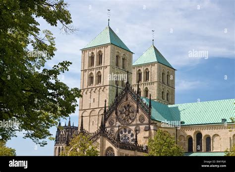 Munster cathedral clock hi-res stock photography and images - Alamy