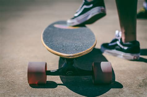 What Are Skateboarding Shoes? Explained and Recommendations