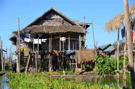 Floating Gardens on Lake Inle Stock Image - Image of shan, tomatoes ...