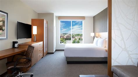 Modern Hotel in Westminster CO | Hyatt Place Denver / Westminster