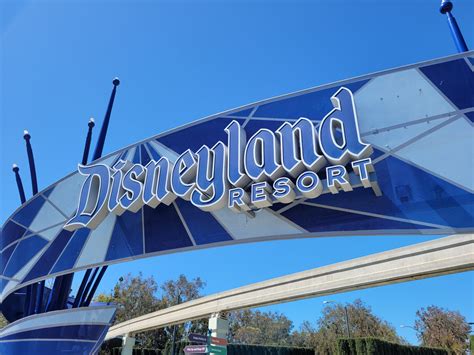 Disneyland Closing Early February 24 & 25 For Inclement Weather - DVC Shop