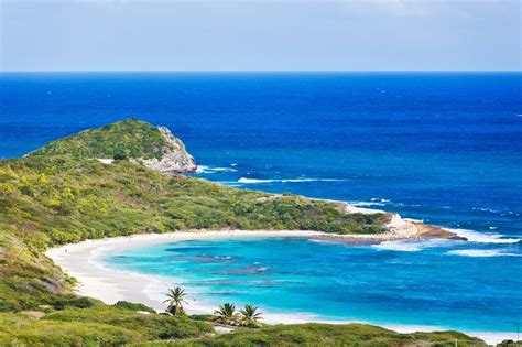 16 Top Tourist Attractions in Antigua and Barbuda | PlanetWare