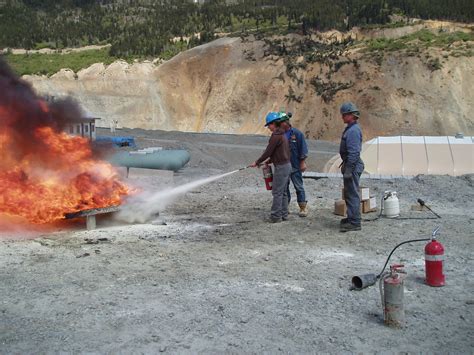 Fire extinguisher | Fire extinguisher training (P6270050) | Ian | Flickr