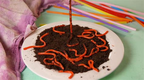 These Jelly Worms Are So Realistic, It's Scary | Jelly worms, Worms, Halloween themed food