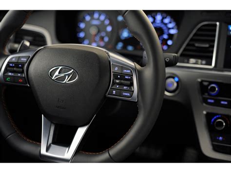 2015 Hyundai Sonata: 143 Interior Photos | U.S. News