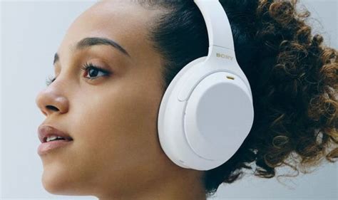 Sony WH-1000MX4 wireless headphones get new design but higher price | Express.co.uk