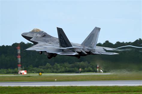 F 22 Raptor Take Off