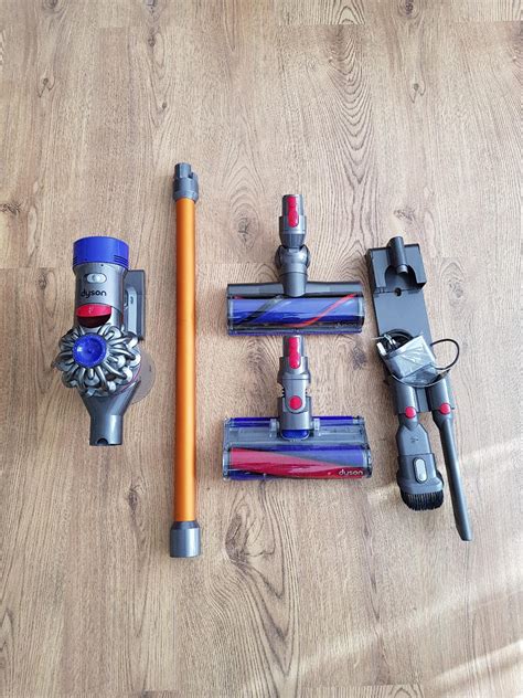 New Dyson V8 Absolute in CH66 Ellesmere Port for £219.00 for sale | Shpock