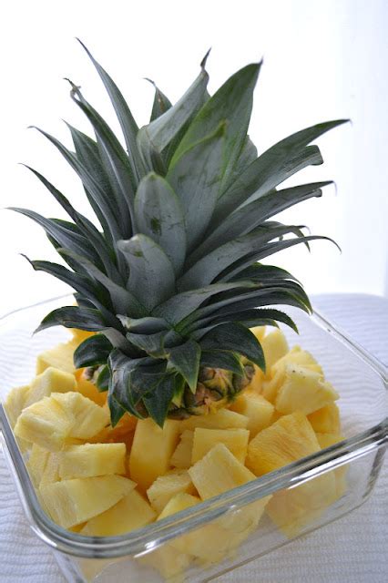 regal me: How To: Pineapple Carving