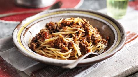 Easy spaghetti Bolognese recipe - BBC Food