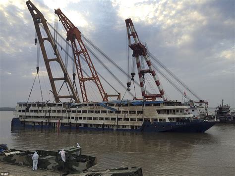 Chinese boat sinking death toll rises with over 100 bodies to be recovered | Daily Mail Online