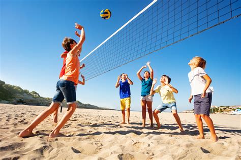 Beach Volleyball - Beach game with kids - Party Games 4 Kids