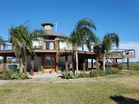 KETTLE HOUSE - Updated December 2024 - 18 Photos - 1410 Miramar Dr, Galveston, Texas - Landmarks ...