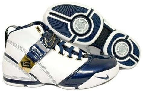 Lebron James Shoes Pictures: Nike Lebron V (5)