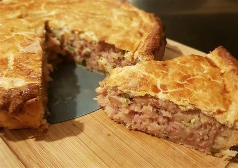 Corned beef & potato pie Recipe by Stacy D - Cookpad