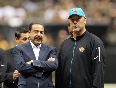 Jacksonville Jaguars' Shad Khan sends message by keeping Gus Bradley