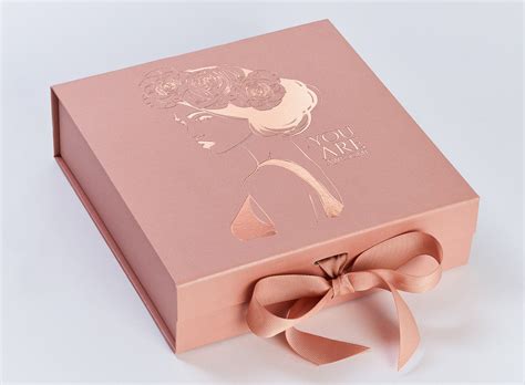 Rose Gold Gift Box with Rose Gold Tone on Tone Foil Design | Jewelry packaging design, Large ...
