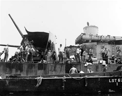 NH 75432 USS LAFFEY (DD-724) Severely Damaged