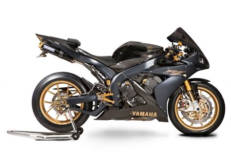 Yamaha R1 Black And Gold