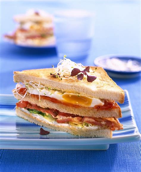 Sandwich mit Ei und Speck | Rezept | Sandwich rezepte einfach, Leckere sandwiches, Fingerfood