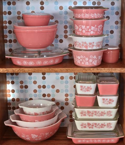 Fun Fabrication: Collecting Vintage Pyrex