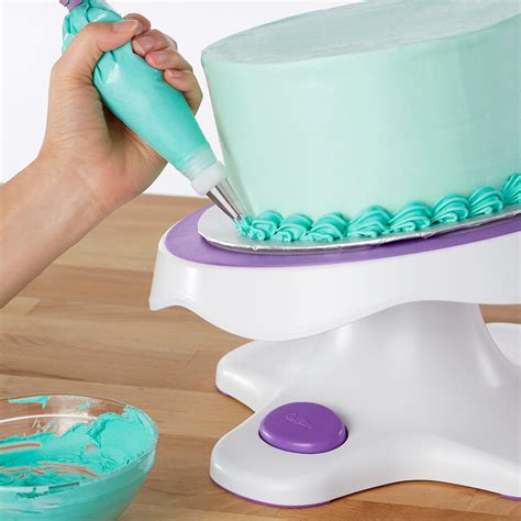 Wilton Cake Decorating Supplies Set, 8-Piece-Cake Turntable, 4 Border ...