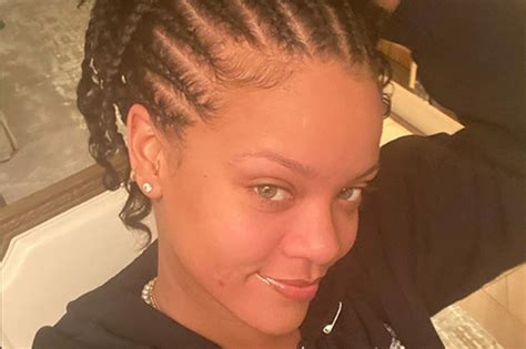 Rihanna posts makeup-free selfie — is Fenty Skin coming?