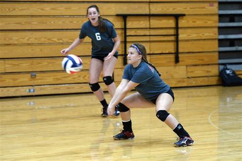 Fort Bend ISD teams split for first tournaments