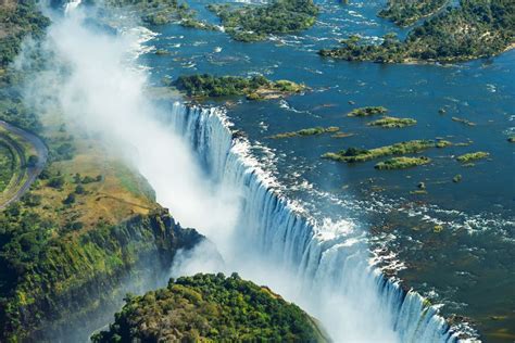 Viktoria-Fälle am Sambesi zwischen Sambia und Simbabwe Zambia, Monument ...