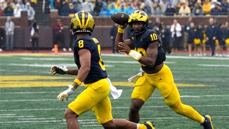 Michigan football vs Washington predictions for Big Ten game