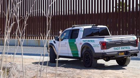 San Diego man designs look-alike Border Patrol truck | cbs8.com