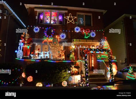 dyker heights christmas lights brooklyn Stock Photo - Alamy