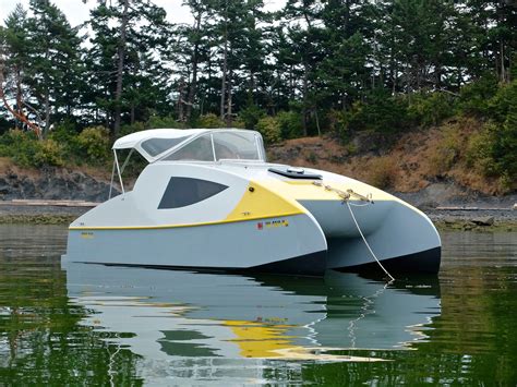 Eco 5 Power Cat - Small Boats Magazine