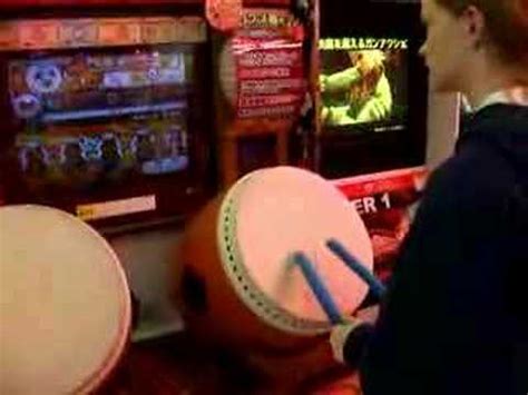 Drum game in Japanese arcade - YouTube