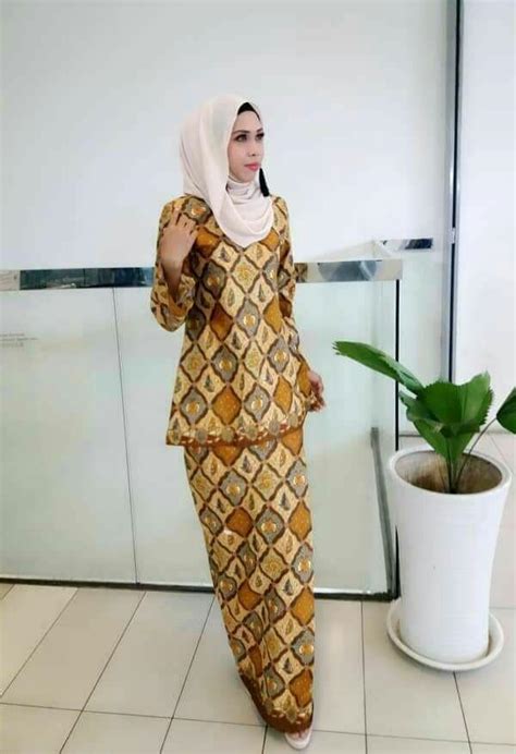 KURUNG BATIK KEDAH, Women's Fashion, Muslimah Fashion, Baju Kurung & sets on Carousell