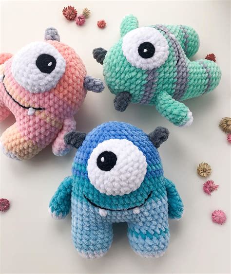 Amigurumi monster free pattern | Amiguroom Toys