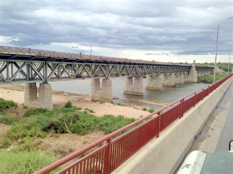 Beit Bridge, Zimbabwe-South Africa border [rps] | South africa, Africa ...