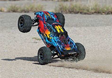 See it in Action: Traxxas Rustler 4x4 VXL [Video] | RC Newb