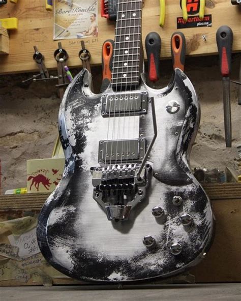 9 Best Custom Electric Guitar Brands You've Never Heard Of (2021) | AxeDr.com