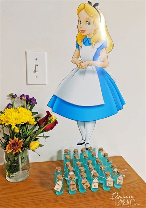 Alice In Wonderland Birthday Party | Tons of free printables and ideas!