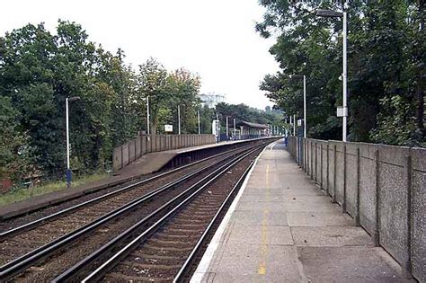 Disused Stations: Oxted Station